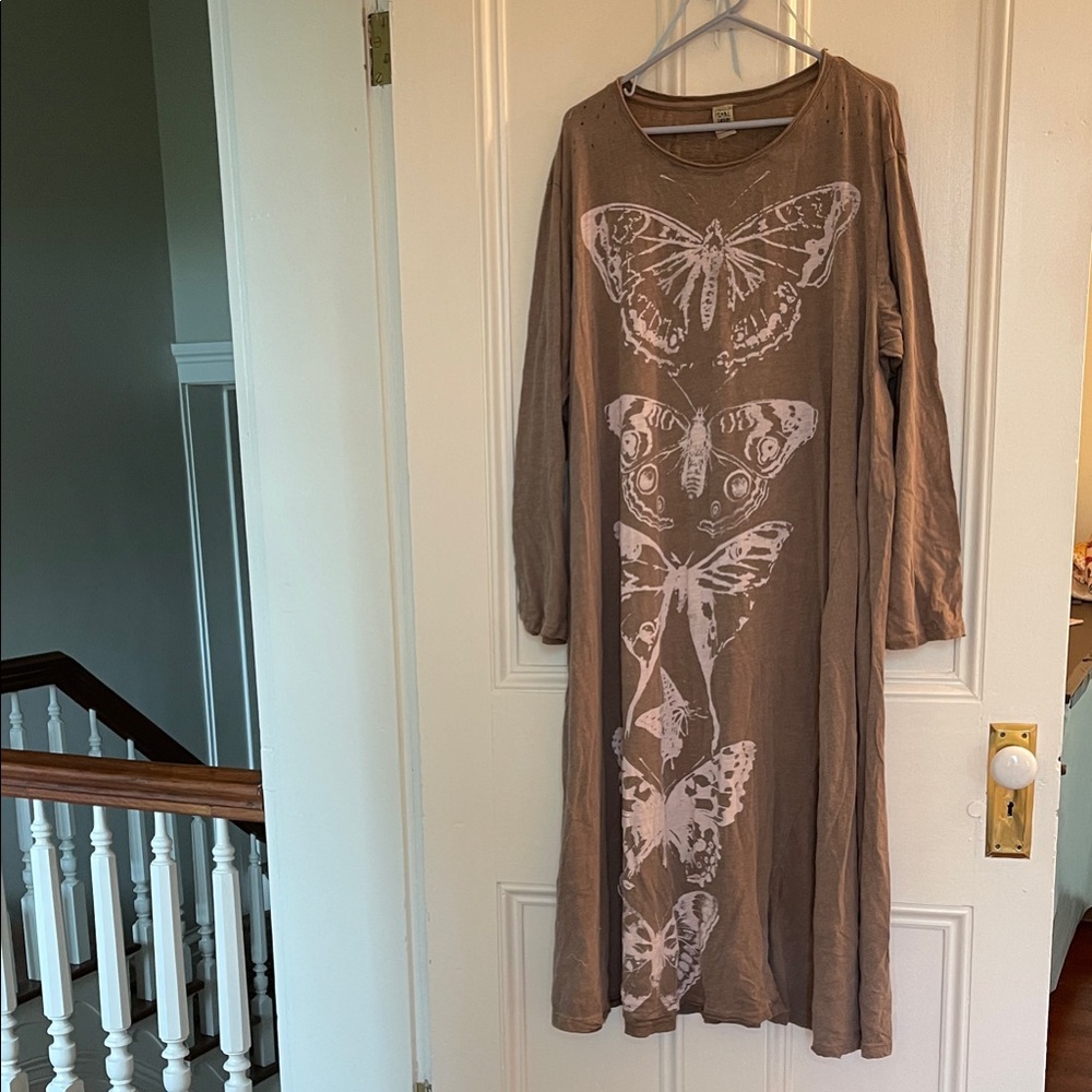 Magnolia Pearl Long Sleeve Butterfly Totem Viggo Tee Dress